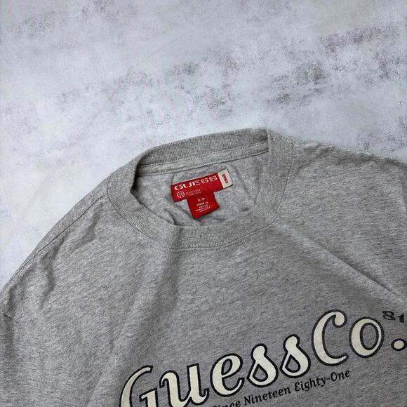 Y2K Grey Guess Grunge Skater T-Shirt - Picture 5 of 7